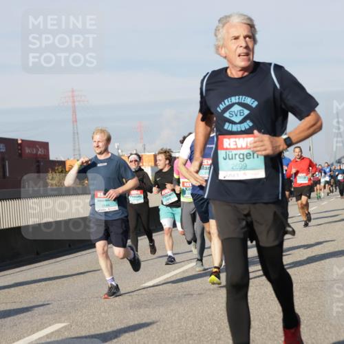 03.10.2025 - Köhlbrandbrückenlauf Jannik Wohlers http://msf.ph/oto/9089515 03.10.2025 09:58:35 Position 3 2144, 2699 meine-sportfotos.de