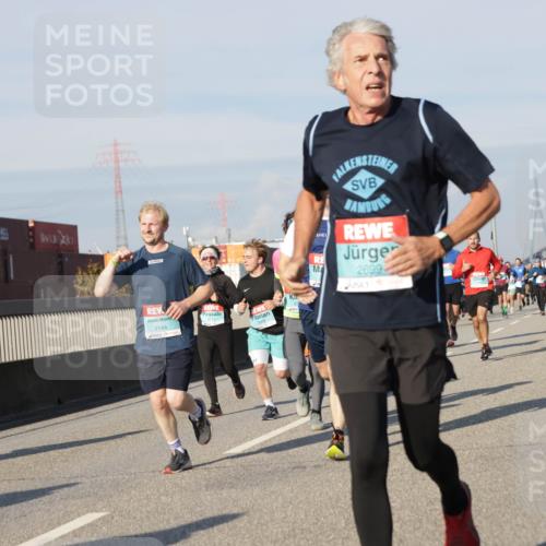 03.10.2025 - Köhlbrandbrückenlauf Jannik Wohlers http://msf.ph/oto/9089518 03.10.2025 09:58:35 Position 3 2144, 2699 meine-sportfotos.de