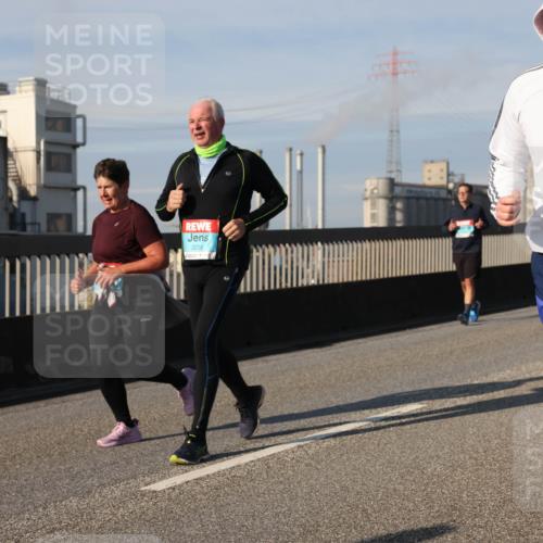 03.10.2025 - Köhlbrandbrückenlauf Lena Gebhardt http://msf.ph/oto/9089519 03.10.2025 10:07:09 Position 2 3256, 1927 meine-sportfotos.de