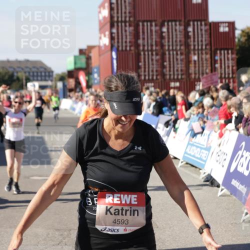 03.10.2025 - Köhlbrandbrückenlauf Jannik Wohlers http://msf.ph/oto/9089525 03.10.2025 13:19:22 Ziel 4593, 4690, 4725, 4727, 4828, 4971, 4996, 5009, 5405, 5443, 5451, 5578, 5853, 6057, 6225, 6226, 6230, 6576, 6753 meine-sportfotos.de