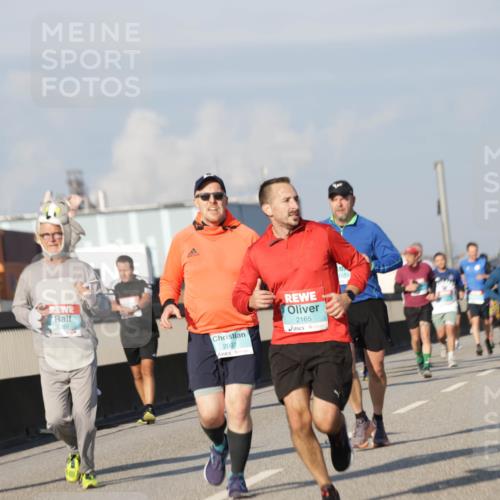 03.10.2025 - Köhlbrandbrückenlauf Jannik Wohlers http://msf.ph/oto/9089541 03.10.2025 09:58:38 Position 3 1289, 2007, 2165 meine-sportfotos.de