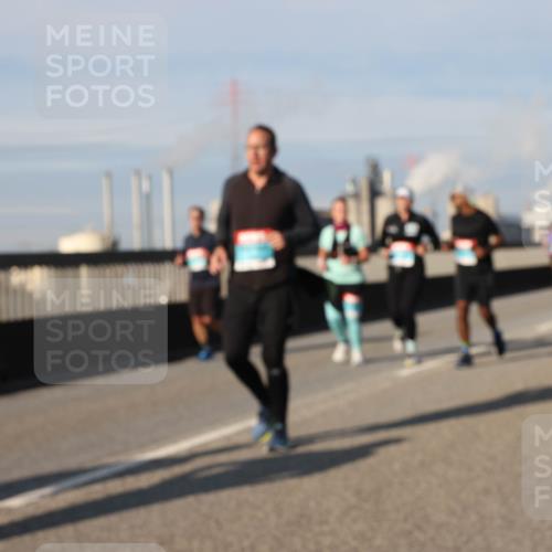 03.10.2025 - Köhlbrandbrückenlauf Lena Gebhardt http://msf.ph/oto/9089547 03.10.2025 10:07:10 Position 2  meine-sportfotos.de
