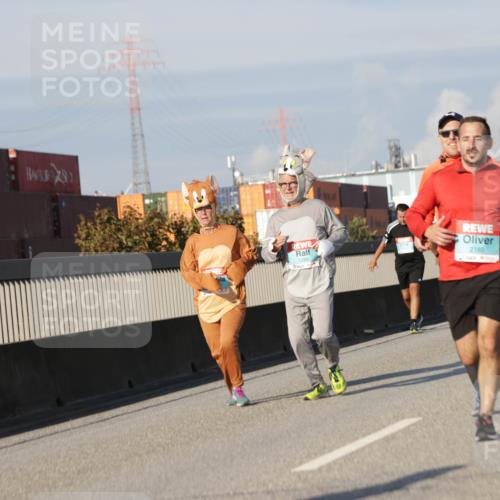 03.10.2025 - Köhlbrandbrückenlauf Jannik Wohlers http://msf.ph/oto/9089550 03.10.2025 09:58:39 Position 3 1289, 2165, 1510 meine-sportfotos.de