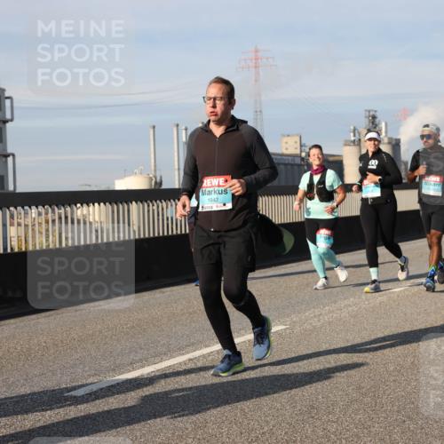 03.10.2025 - Köhlbrandbrückenlauf Lena Gebhardt http://msf.ph/oto/9089557 03.10.2025 10:07:11 Position 2 1942 meine-sportfotos.de