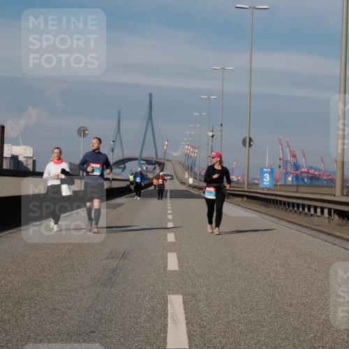 03.10.2025 - Köhlbrandbrückenlauf Fabian Wolf http://msf.ph/oto/9089560 03.10.2025 10:25:12 Position 3  meine-sportfotos.de