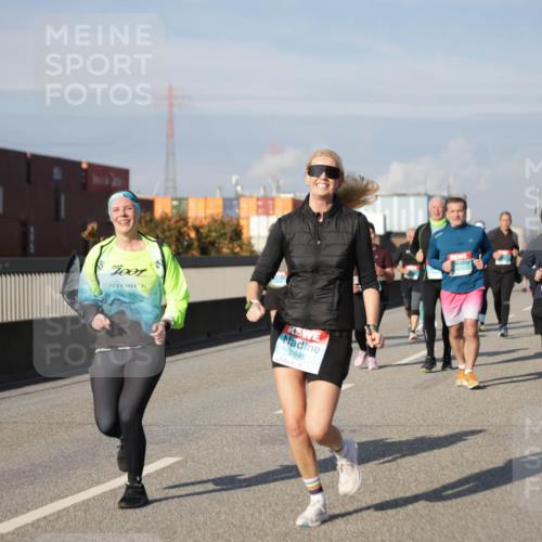 03.10.2025 - Köhlbrandbrückenlauf Jannik Wohlers http://msf.ph/oto/9089563 03.10.2025 10:09:45 Position 3 1001, 2845 meine-sportfotos.de