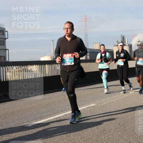 03.10.2025 - Köhlbrandbrückenlauf Lena Gebhardt http://msf.ph/oto/9089571 03.10.2025 10:07:11 Position 2 942 meine-sportfotos.de