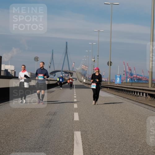 03.10.2025 - Köhlbrandbrückenlauf Fabian Wolf http://msf.ph/oto/9089574 03.10.2025 10:25:12 Position 3 3 meine-sportfotos.de