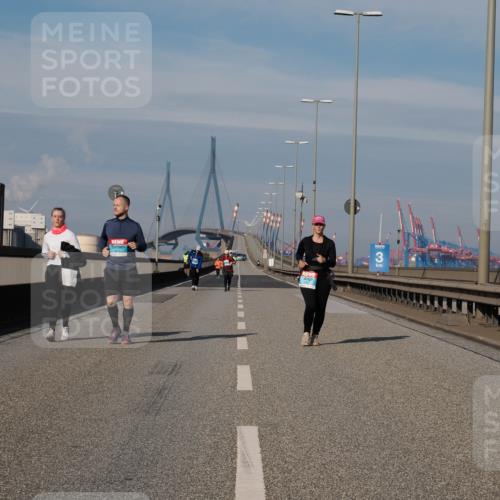 03.10.2025 - Köhlbrandbrückenlauf Fabian Wolf http://msf.ph/oto/9089622 03.10.2025 10:25:13 Position 3 3 meine-sportfotos.de