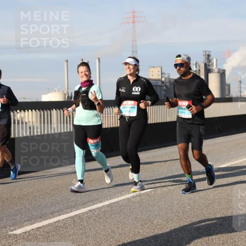 03.10.2025 - Köhlbrandbrückenlauf Lena Gebhardt http://msf.ph/oto/9089624 03.10.2025 10:07:12 Position 2 1358, 2177, 2676 meine-sportfotos.de