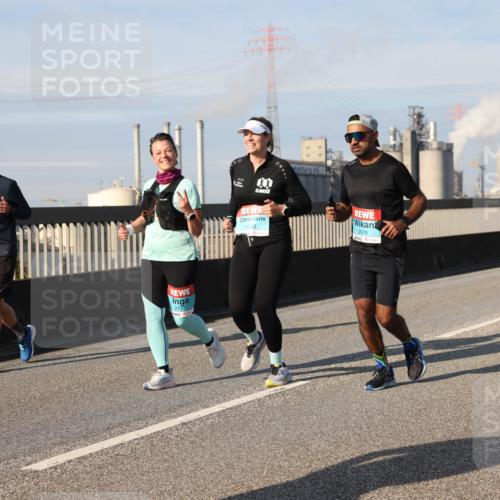 03.10.2025 - Köhlbrandbrückenlauf Lena Gebhardt http://msf.ph/oto/9089632 03.10.2025 10:07:12 Position 2 1358, 2177, 2676 meine-sportfotos.de