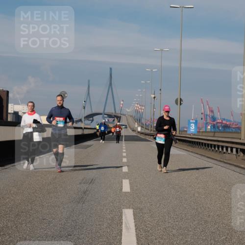 03.10.2025 - Köhlbrandbrückenlauf Fabian Wolf http://msf.ph/oto/9089655 03.10.2025 10:25:14 Position 3 3 meine-sportfotos.de