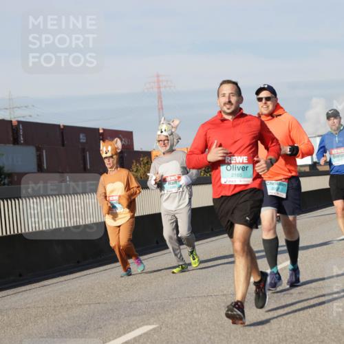 03.10.2025 - Köhlbrandbrückenlauf Jannik Wohlers http://msf.ph/oto/9089660 03.10.2025 09:58:40 Position 3 1289, 2165, 2007 meine-sportfotos.de
