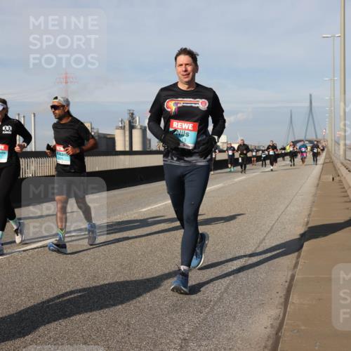 03.10.2025 - Köhlbrandbrückenlauf Lena Gebhardt http://msf.ph/oto/9089670 03.10.2025 10:07:13 Position 2 13 meine-sportfotos.de