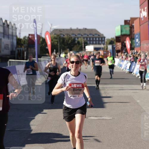 03.10.2025 - Köhlbrandbrückenlauf Jannik Wohlers http://msf.ph/oto/9089678 03.10.2025 13:19:24 Ziel 4593, 4690, 4691, 4725, 4828, 4971, 4996, 5009, 5405, 5443, 5451, 5578, 5853, 6057, 6225, 6226, 6230, 6576, 6753 meine-sportfotos.de