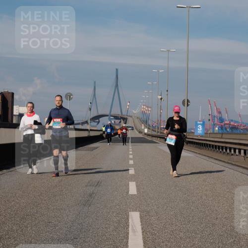 03.10.2025 - Köhlbrandbrückenlauf Fabian Wolf http://msf.ph/oto/9089680 03.10.2025 10:25:14 Position 3 3474, 3 meine-sportfotos.de