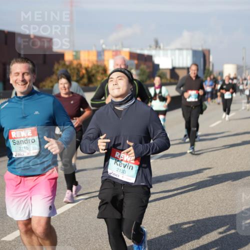 03.10.2025 - Köhlbrandbrückenlauf Jannik Wohlers http://msf.ph/oto/9089681 03.10.2025 10:09:49 Position 3 2115, 2133 meine-sportfotos.de
