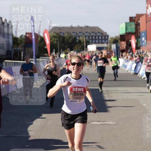 03.10.2025 - Köhlbrandbrückenlauf Jannik Wohlers http://msf.ph/oto/9089687 03.10.2025 13:19:24 Ziel 4593, 4690, 4691, 4725, 4828, 4971, 4996, 5009, 5405, 5443, 5451, 5578, 5853, 6057, 6225, 6226, 6230, 6576, 6753 meine-sportfotos.de