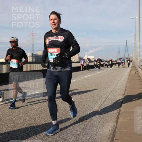 03.10.2025 - Köhlbrandbrückenlauf Lena Gebhardt http://msf.ph/oto/9089690 03.10.2025 10:07:13 Position 2 2177, 2676, 3013 meine-sportfotos.de