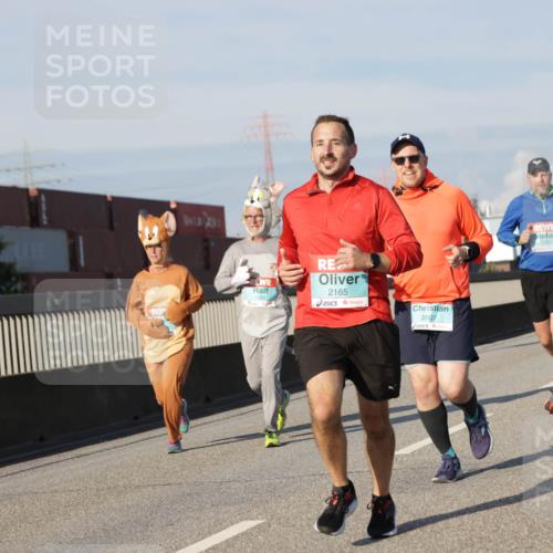 03.10.2025 - Köhlbrandbrückenlauf Jannik Wohlers http://msf.ph/oto/9089694 03.10.2025 09:58:40 Position 3 2165, 2007, 1510 meine-sportfotos.de