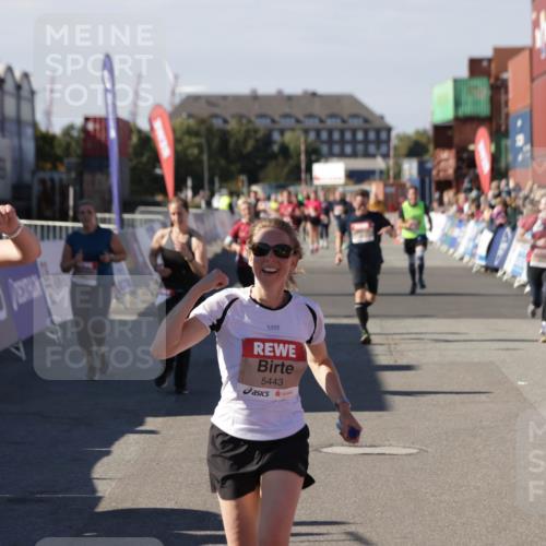 03.10.2025 - Köhlbrandbrückenlauf Jannik Wohlers http://msf.ph/oto/9089696 03.10.2025 13:19:24 Ziel 4593, 4690, 4691, 4725, 4828, 4971, 4996, 5009, 5405, 5443, 5451, 5578, 5853, 6057, 6225, 6226, 6230, 6576, 6753 meine-sportfotos.de