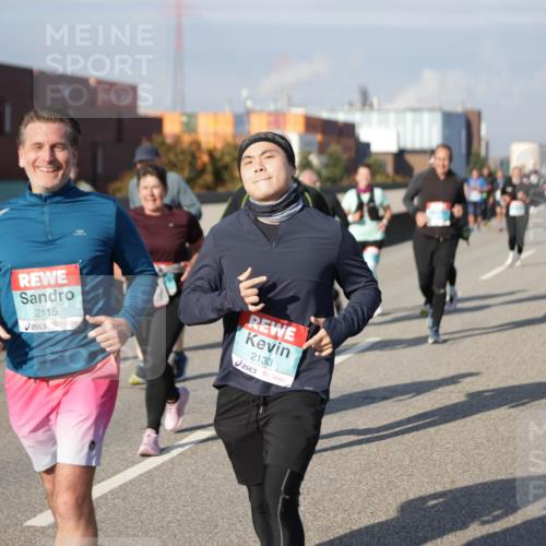 03.10.2025 - Köhlbrandbrückenlauf Jannik Wohlers http://msf.ph/oto/9089697 03.10.2025 10:09:49 Position 3 2115, 2133 meine-sportfotos.de