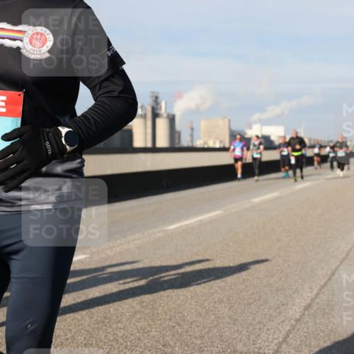 03.10.2025 - Köhlbrandbrückenlauf Lena Gebhardt http://msf.ph/oto/9089700 03.10.2025 10:07:13 Position 2 3013, 1910 meine-sportfotos.de