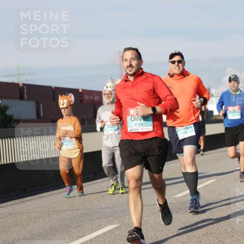 03.10.2025 - Köhlbrandbrückenlauf Jannik Wohlers http://msf.ph/oto/9089707 03.10.2025 09:58:40 Position 3 2165, 2007, 1510 meine-sportfotos.de