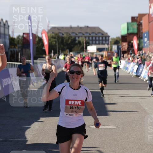 03.10.2025 - Köhlbrandbrückenlauf Jannik Wohlers http://msf.ph/oto/9089708 03.10.2025 13:19:24 Ziel 4593, 4690, 4691, 4725, 4828, 4971, 4996, 5009, 5405, 5443, 5451, 5578, 5853, 6057, 6225, 6226, 6230, 6576, 6753 meine-sportfotos.de