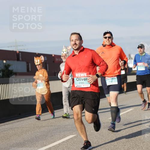 03.10.2025 - Köhlbrandbrückenlauf Jannik Wohlers http://msf.ph/oto/9089719 03.10.2025 09:58:40 Position 3 2165, 2007, 1510 meine-sportfotos.de