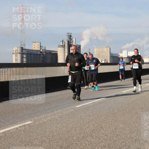 03.10.2025 - Köhlbrandbrückenlauf Lena Gebhardt http://msf.ph/oto/9089722 03.10.2025 10:07:19 Position 2  meine-sportfotos.de