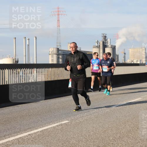 03.10.2025 - Köhlbrandbrückenlauf Lena Gebhardt http://msf.ph/oto/9089730 03.10.2025 10:07:20 Position 2  meine-sportfotos.de