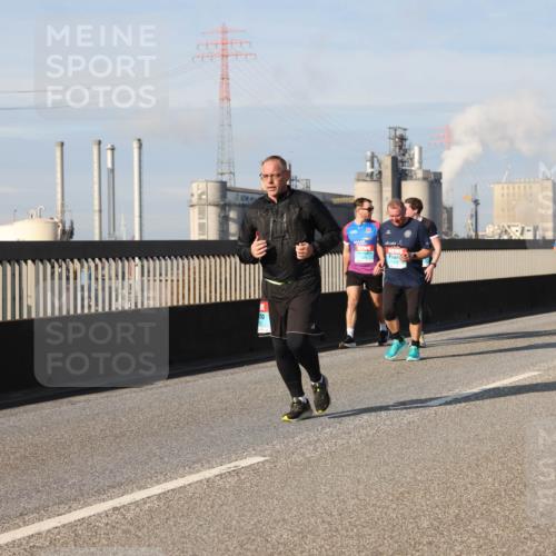 03.10.2025 - Köhlbrandbrückenlauf Lena Gebhardt http://msf.ph/oto/9089735 03.10.2025 10:07:20 Position 2  meine-sportfotos.de