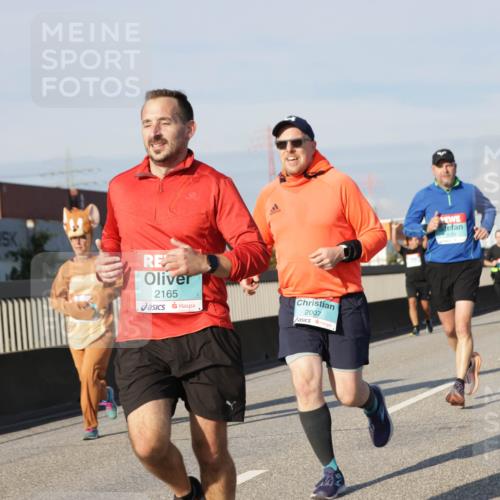03.10.2025 - Köhlbrandbrückenlauf Jannik Wohlers http://msf.ph/oto/9089736 03.10.2025 09:58:41 Position 3 2165, 2007, 1610 meine-sportfotos.de