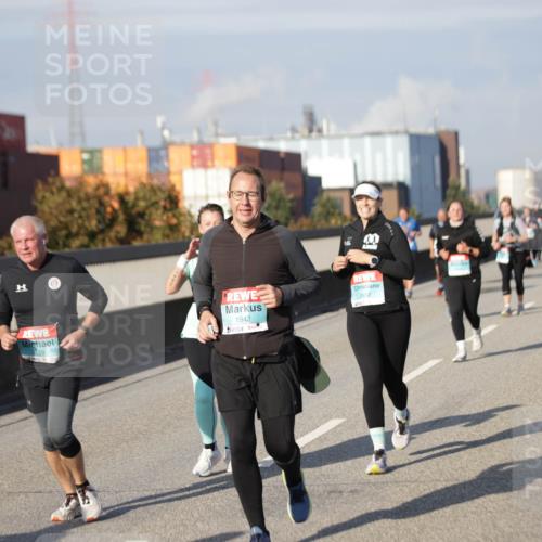 03.10.2025 - Köhlbrandbrückenlauf Jannik Wohlers http://msf.ph/oto/9089739 03.10.2025 10:09:51 Position 3 3129, 1942, 2922 meine-sportfotos.de