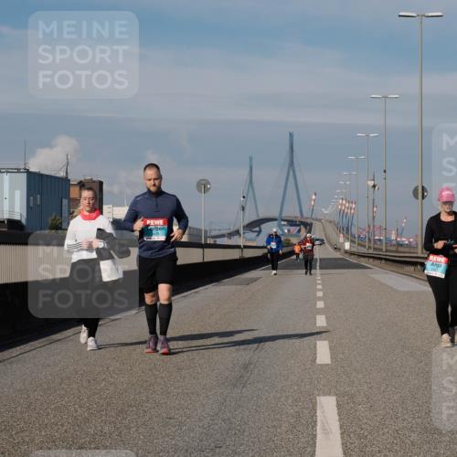 03.10.2025 - Köhlbrandbrückenlauf Fabian Wolf http://msf.ph/oto/9089746 03.10.2025 10:25:16 Position 3 2367 meine-sportfotos.de