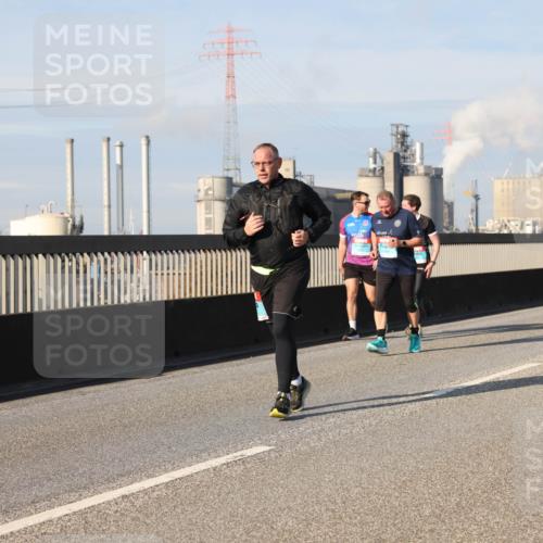 03.10.2025 - Köhlbrandbrückenlauf Lena Gebhardt http://msf.ph/oto/9089752 03.10.2025 10:07:20 Position 2  meine-sportfotos.de