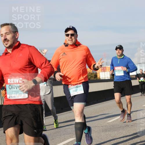 03.10.2025 - Köhlbrandbrückenlauf Jannik Wohlers http://msf.ph/oto/9089762 03.10.2025 09:58:41 Position 3 2165, 2007, 1510 meine-sportfotos.de