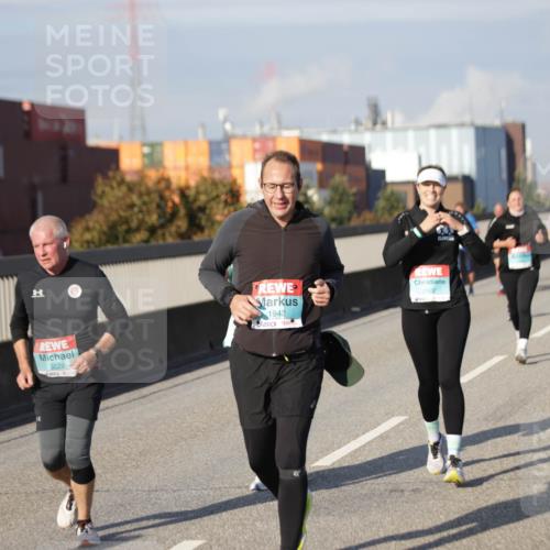 03.10.2025 - Köhlbrandbrückenlauf Jannik Wohlers http://msf.ph/oto/9089765 03.10.2025 10:09:51 Position 3 3129, 1942, 2922 meine-sportfotos.de