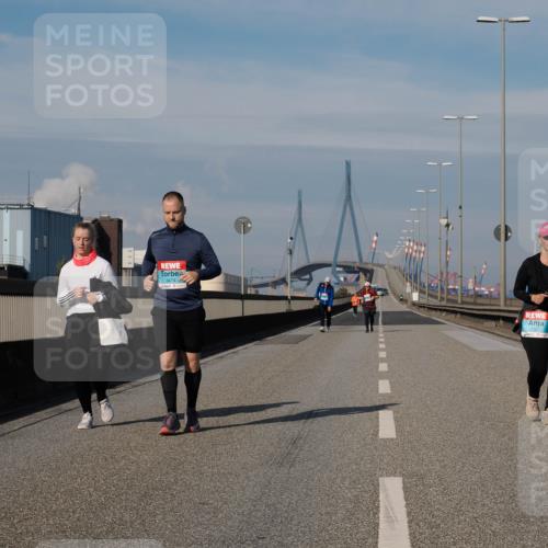 03.10.2025 - Köhlbrandbrückenlauf Fabian Wolf http://msf.ph/oto/9089768 03.10.2025 10:25:16 Position 3 3474, 2367 meine-sportfotos.de