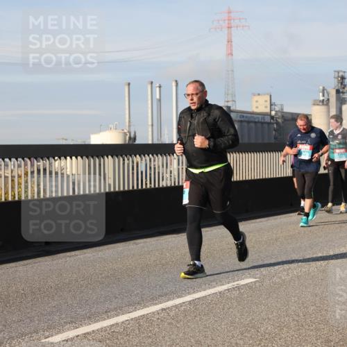 03.10.2025 - Köhlbrandbrückenlauf Lena Gebhardt http://msf.ph/oto/9089769 03.10.2025 10:07:21 Position 2  meine-sportfotos.de