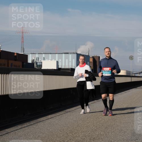 03.10.2025 - Köhlbrandbrückenlauf Fabian Wolf http://msf.ph/oto/9089779 03.10.2025 10:25:17 Position 3 3474 meine-sportfotos.de