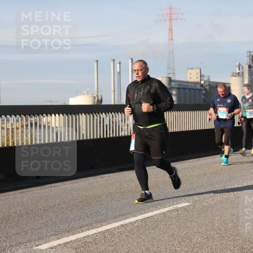 03.10.2025 - Köhlbrandbrückenlauf Lena Gebhardt http://msf.ph/oto/9089784 03.10.2025 10:07:21 Position 2  meine-sportfotos.de