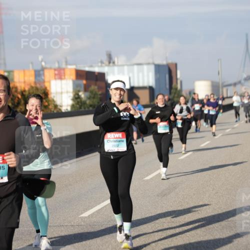 03.10.2025 - Köhlbrandbrückenlauf Jannik Wohlers http://msf.ph/oto/9089787 03.10.2025 10:09:52 Position 3 1942, 2922 meine-sportfotos.de