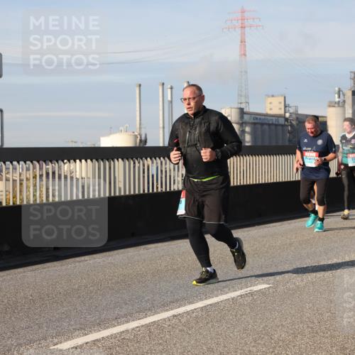 03.10.2025 - Köhlbrandbrückenlauf Lena Gebhardt http://msf.ph/oto/9089793 03.10.2025 10:07:21 Position 2  meine-sportfotos.de