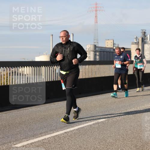 03.10.2025 - Köhlbrandbrückenlauf Lena Gebhardt http://msf.ph/oto/9089804 03.10.2025 10:07:21 Position 2  meine-sportfotos.de
