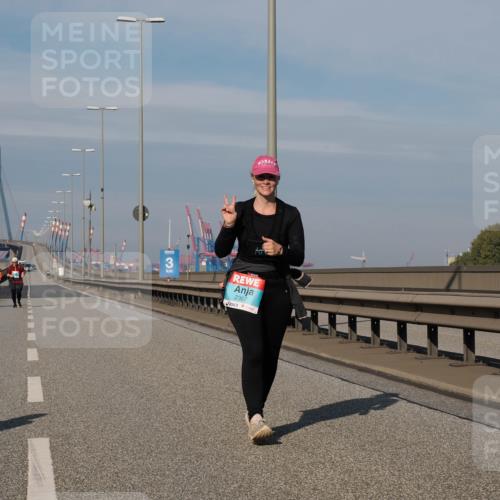 03.10.2025 - Köhlbrandbrückenlauf Fabian Wolf http://msf.ph/oto/9089834 03.10.2025 10:25:19 Position 3 3, 2367 meine-sportfotos.de