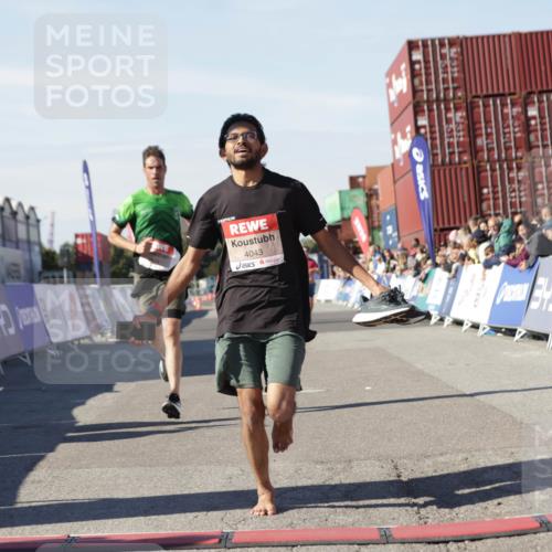 03.10.2025 - Köhlbrandbrückenlauf Jannik Wohlers http://msf.ph/oto/9089842 03.10.2025 12:53:41 Ziel 4043, 4155, 6085, 6624 meine-sportfotos.de
