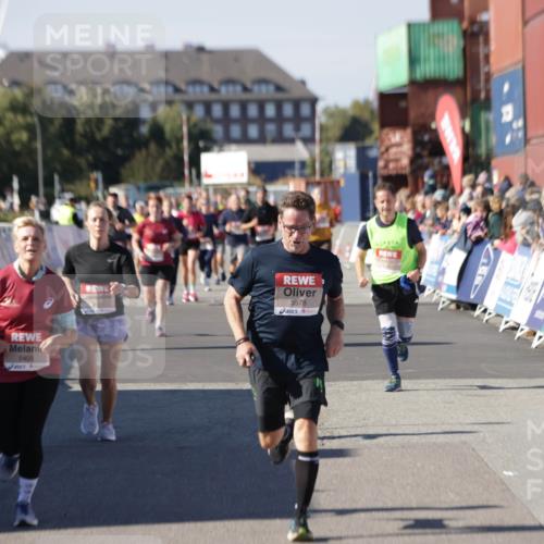 03.10.2025 - Köhlbrandbrückenlauf Jannik Wohlers http://msf.ph/oto/9089845 03.10.2025 13:19:26 Ziel 4593, 4691, 4725, 4828, 4971, 4996, 5009, 5405, 5443, 5451, 5578, 5853, 6057, 6225, 6226, 6230, 6576, 6753, 6776 meine-sportfotos.de