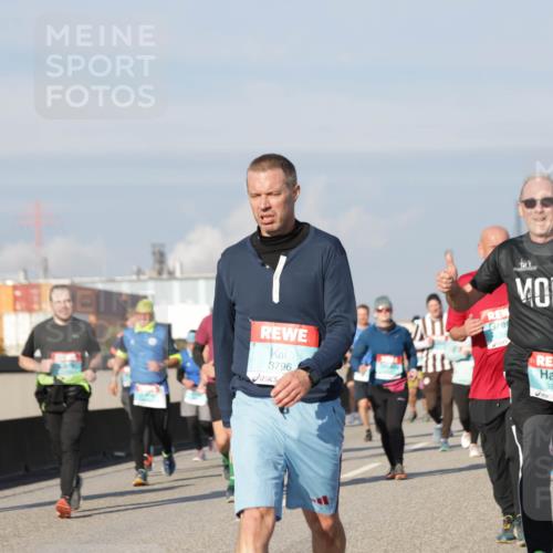 03.10.2025 - Köhlbrandbrückenlauf Jannik Wohlers http://msf.ph/oto/9089847 03.10.2025 09:58:44 Position 3 3796, 3327 meine-sportfotos.de